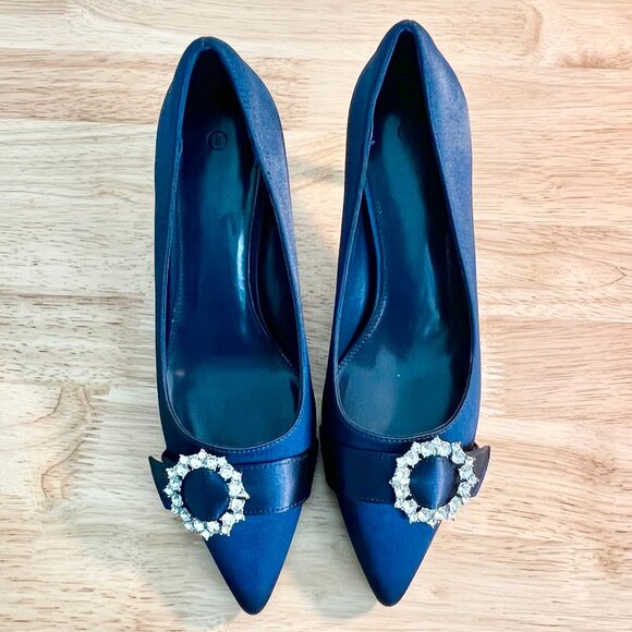Women's 8US Pointed Toe Rhinestone Embellished Jewel Sapphire Blue Satin Pump - Picture 5 of 10